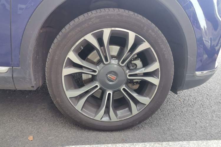 Used Hongqi HS5 2019 2.0T Smart Connect Flagship All-Wheel-Drive Version Right Front Wheel Hub