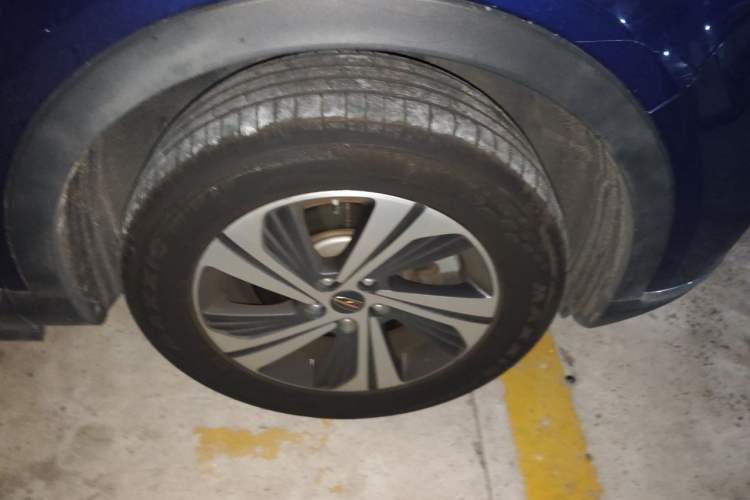 Used Hongqi HS5 2019 2.0T Smart Connect Flagship Edition Right Front Wheel Hub