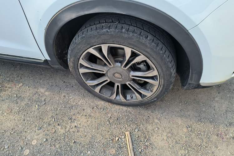 Used Hongqi HS5 2019 2.0T Smart Connect Flagship All-Wheel-Drive Version Right Front Wheel Hub