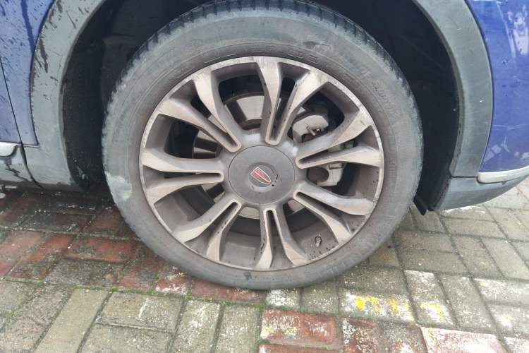 Used Hongqi HS5 2019 2.0T Smart Connect Flagship All-Wheel-Drive Version Right Front Wheel Hub