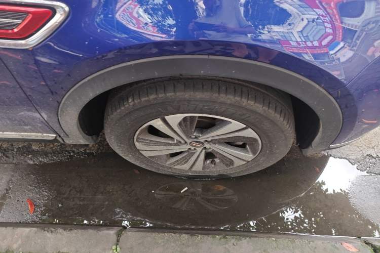 Used Hongqi HS5 2019 2.0T Smart Connect Flagship Edition Right Front Wheel Hub