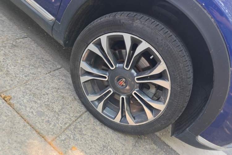Used Hongqi HS5 2019 2.0T Smart Connect Flagship All-Wheel-Drive Version Right Front Wheel Hub