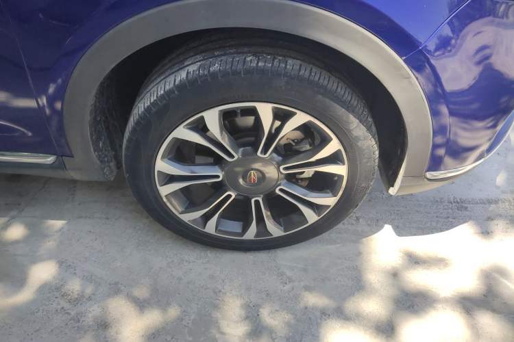 Used Hongqi HS5 2019 2.0T Smart Connect Flagship All-Wheel-Drive Version Right Front Wheel Hub