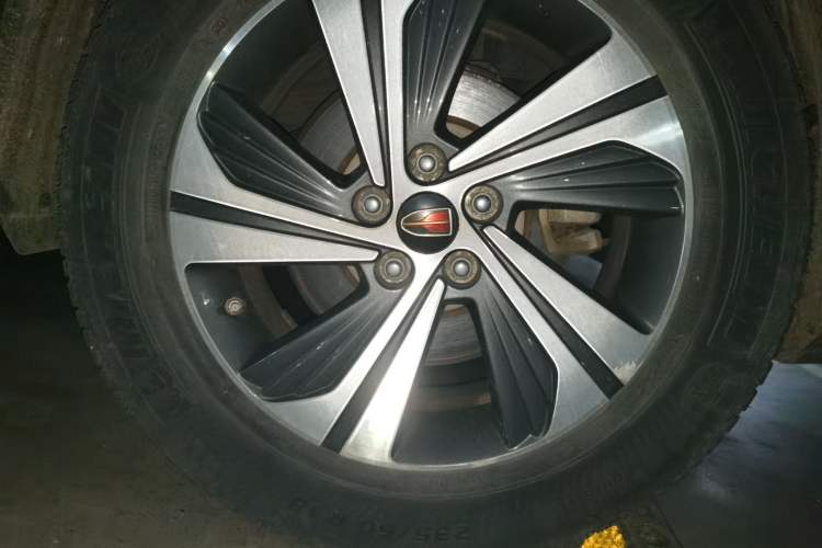 Used Hongqi HS5 2019 2.0T Smart Connect Flagship Edition Right Front Wheel Hub