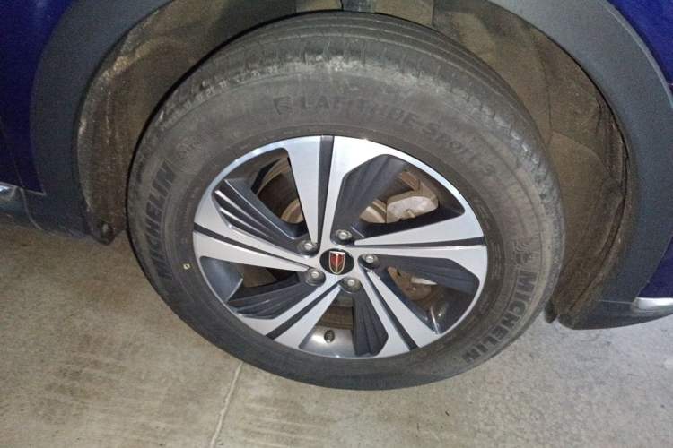 Used Hongqi HS5 2019 2.0T Smart Connect Flagship Edition Right Front Wheel Hub