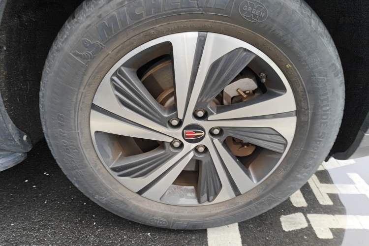 Used Hongqi HS5 2019 2.0T Smart Connect Flagship Edition Right Front Wheel Hub