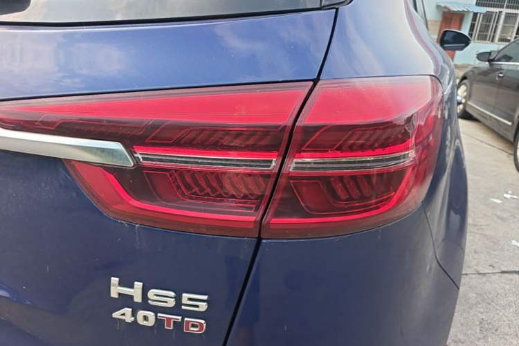 Used Hongqi HS5 2019 2.0T Smart Connect Flagship All-Wheel-Drive Version Right Rear Taillight