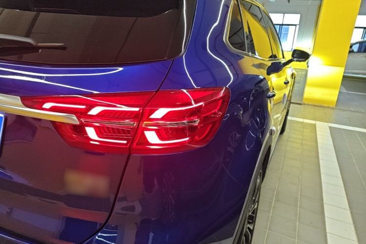 Used Hongqi HS5 2019 2.0T Smart Connect Flagship All-Wheel-Drive Version Right Rear Taillight
