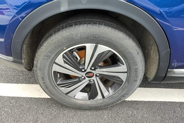 Used Hongqi HS5 2019 2.0T Smart Connect Flagship Edition Right Rear Wheel Hub