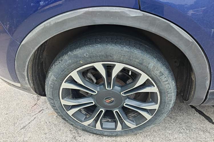 Used Hongqi HS5 2019 2.0T Smart Connect Flagship All-Wheel-Drive Version Right Rear Wheel Hub