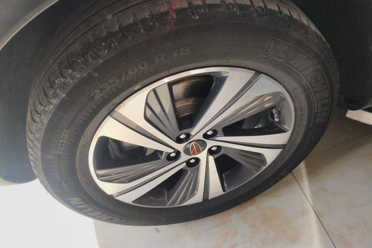 Used Hongqi HS5 2019 2.0T Smart Connect Flagship Edition Right Rear Wheel Hub