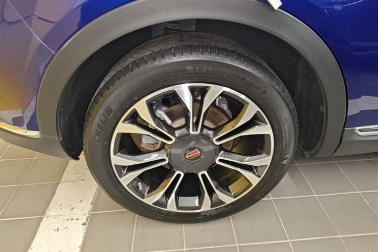 Used Hongqi HS5 2019 2.0T Smart Connect Flagship All-Wheel-Drive Version Right Rear Wheel Hub