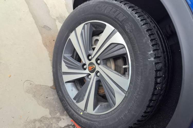 Used Hongqi HS5 2019 2.0T Smart Connect Flagship Edition Right Rear Wheel Hub