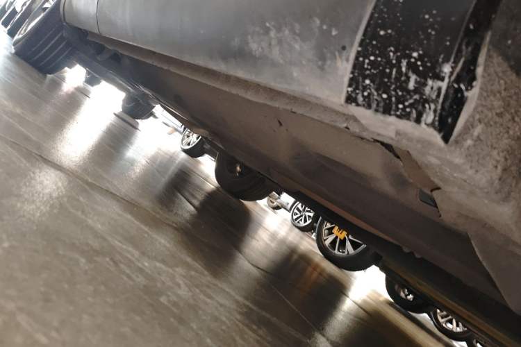 Used Hongqi HS5 2019 2.0T Smart Connect Flagship Edition Right Side Sill