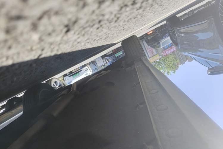 Used Hongqi HS5 2019 2.0T Smart Connect Flagship Edition Right Side Sill