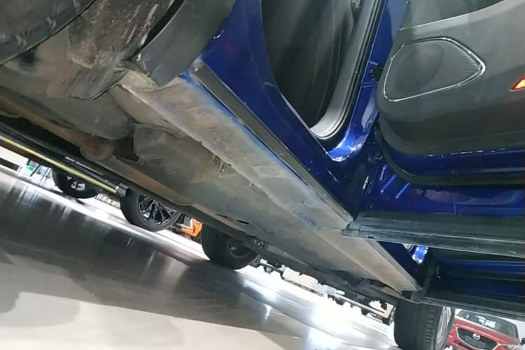 Used Hongqi HS5 2019 2.0T Smart Connect Flagship Edition Right Side Sill