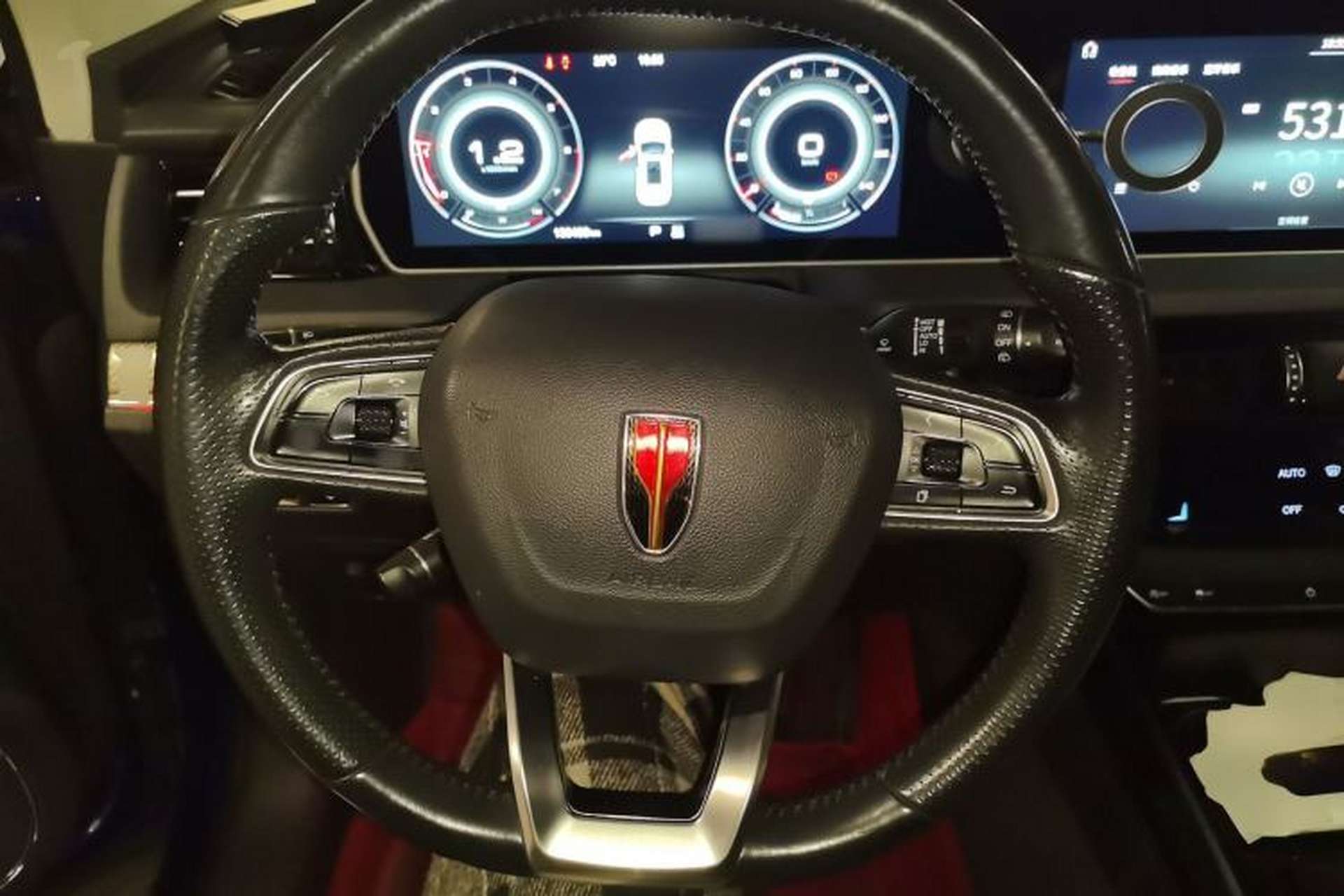 Used Hongqi HS5 2019 2.0T Smart Connect Flagship All-Wheel-Drive Version Steering Wheel
