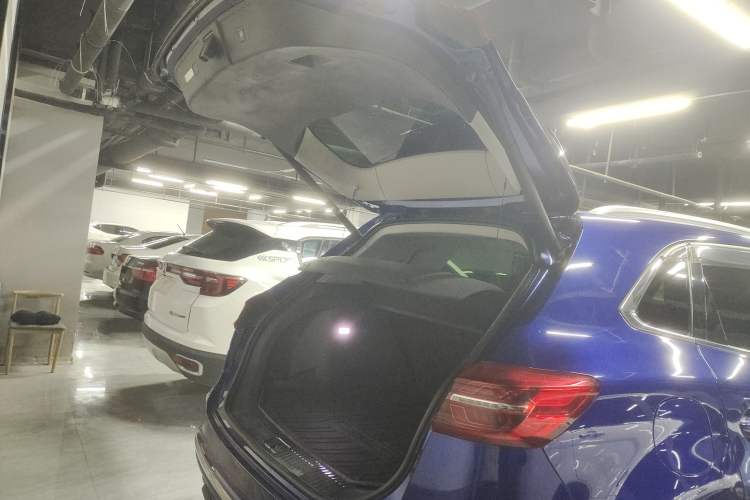 Used Hongqi HS5 2019 2.0T Smart Connect Flagship All-Wheel-Drive Version Trunk
