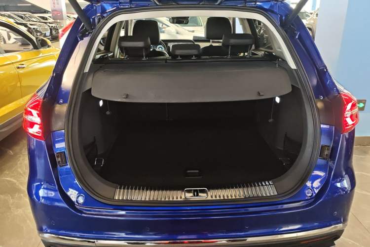 Used Hongqi HS5 2019 2.0T Smart Connect Flagship Edition Trunk