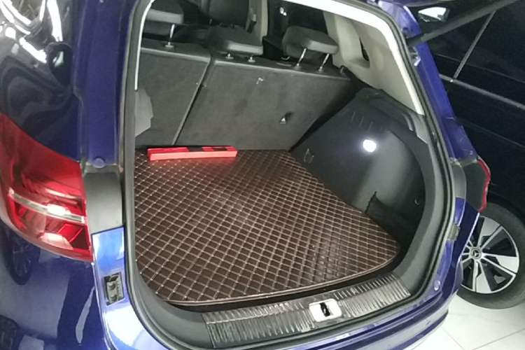Used Hongqi HS5 2019 2.0T Smart Connect Flagship All-Wheel-Drive Version Trunk