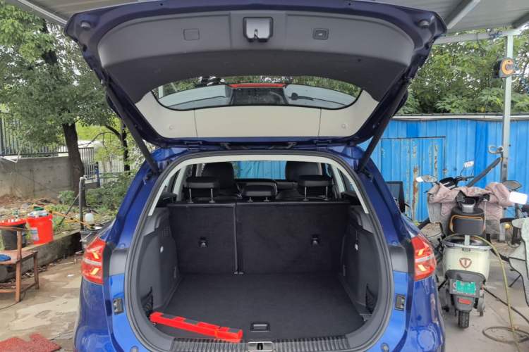 Used Hongqi HS5 2019 2.0T Smart Connect Flagship Edition Trunk