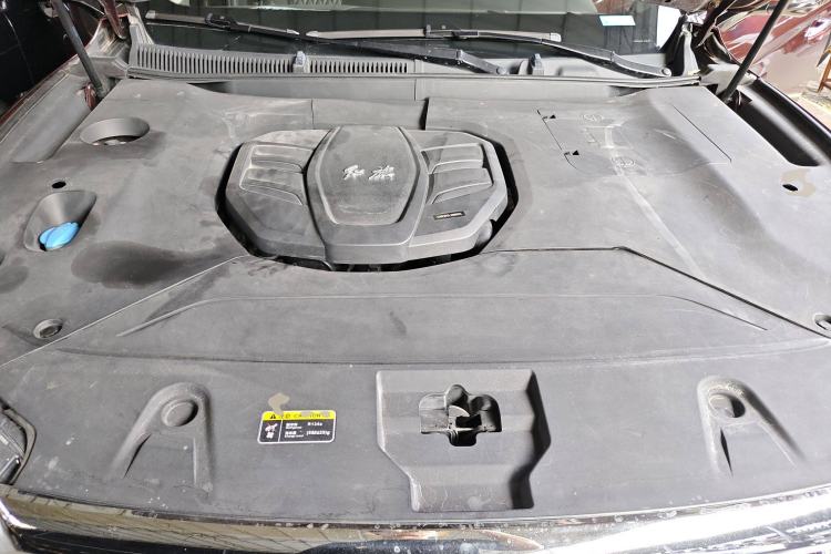 Used Hongqi HS5 2019 2.0T Smart Connect Flagship All-Wheel-Drive Version Engine Bay