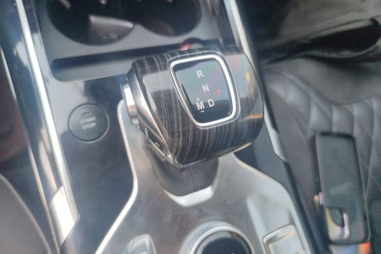 Used Hongqi HS5 2019 2.0T Smart Connect Flagship All-Wheel-Drive Version Gear Lever