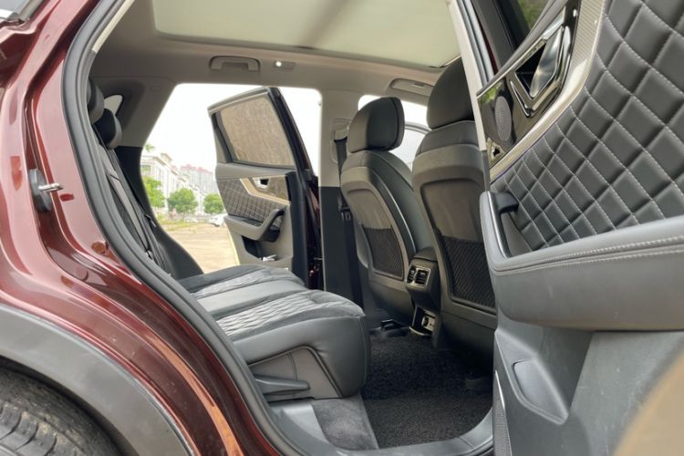 Used Hongqi HS5 2019 2.0T Smart Connect Flagship All-Wheel-Drive Version Interior 1
