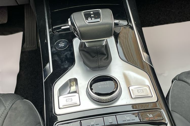Used Hongqi HS5 2019 2.0T Smart Connect Flagship All-Wheel-Drive Version Interior 3