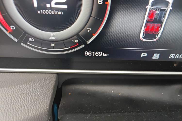 Used Hongqi HS5 2019 2.0T Smart Connect Flagship Edition Odometer Close Up