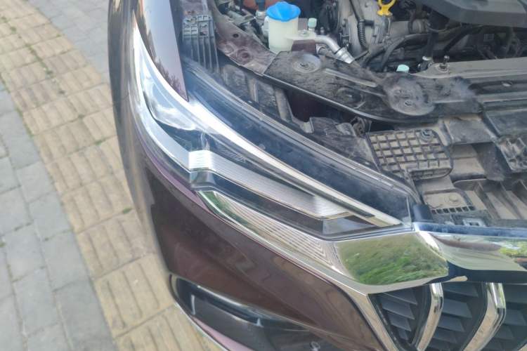 Used Hongqi HS5 2019 2.0T Smart Connect Flagship All-Wheel-Drive Version Right Front Headlight
