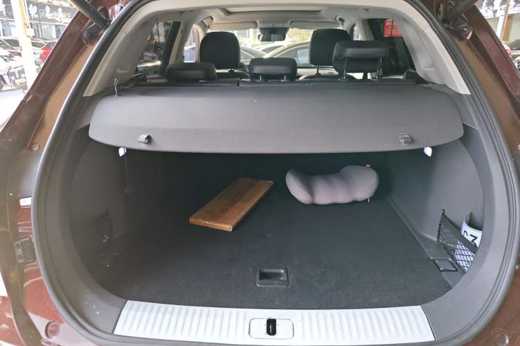 Used Hongqi HS5 2019 2.0T Smart Connect Flagship All-Wheel-Drive Version Trunk