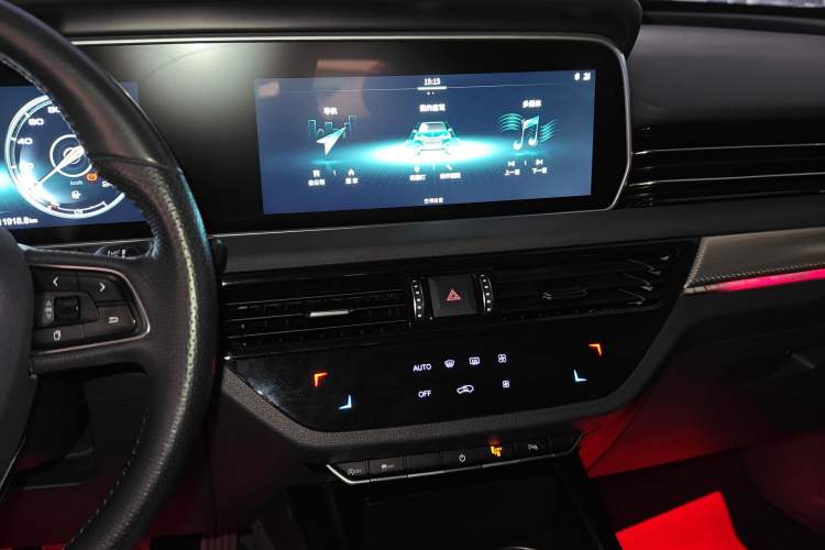 Used Hongqi HS5 2019 2.0T Smart Connect Flagship Edition Audio And AC Panel