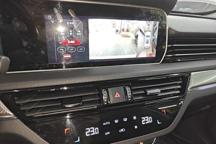 Used Hongqi HS5 2019 2.0T Smart Connect Flagship All-Wheel-Drive Version Audio And AC Panel