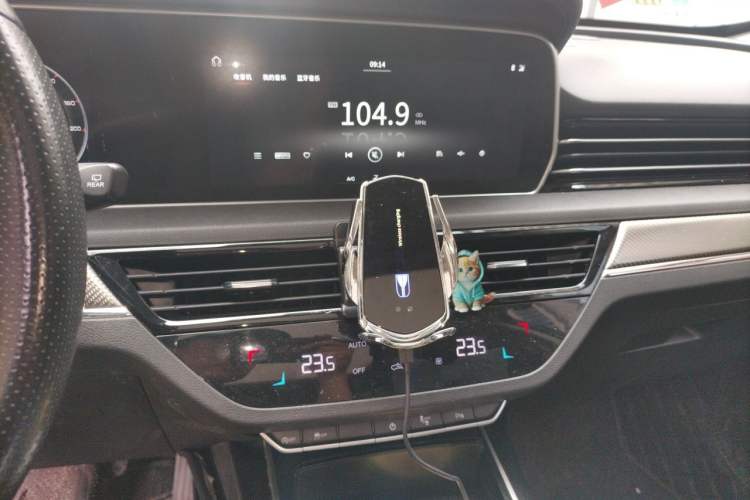 Used Hongqi HS5 2019 2.0T Smart Connect Flagship All-Wheel-Drive Version Audio And AC Panel
