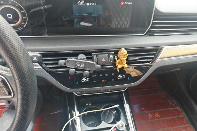 Used Hongqi HS5 2019 2.0T Smart Connect Flagship Edition Audio And AC Panel