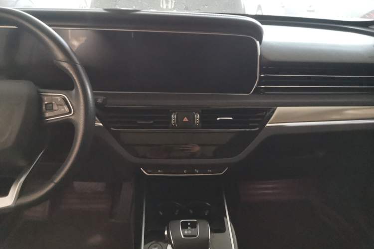 Used Hongqi HS5 2019 2.0T Smart Connect Flagship Edition Audio And AC Panel
