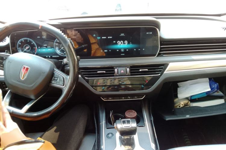 Used Hongqi HS5 2019 2.0T Smart Connect Flagship All-Wheel-Drive Version Center Console