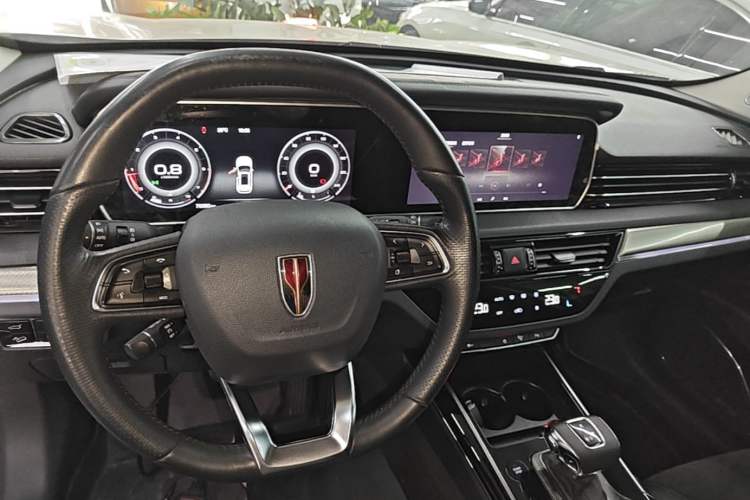 Used Hongqi HS5 2019 2.0T Smart Connect Flagship All-Wheel-Drive Version Center Console