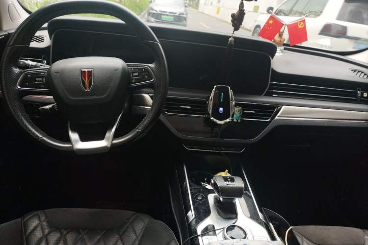 Used Hongqi HS5 2019 2.0T Smart Connect Flagship All-Wheel-Drive Version Center Console