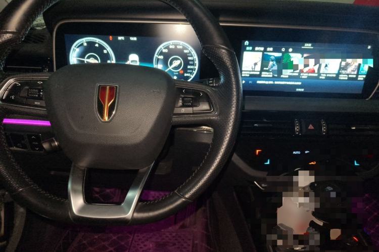 Used Hongqi HS5 2019 2.0T Smart Connect Flagship All-Wheel-Drive Version Center Console