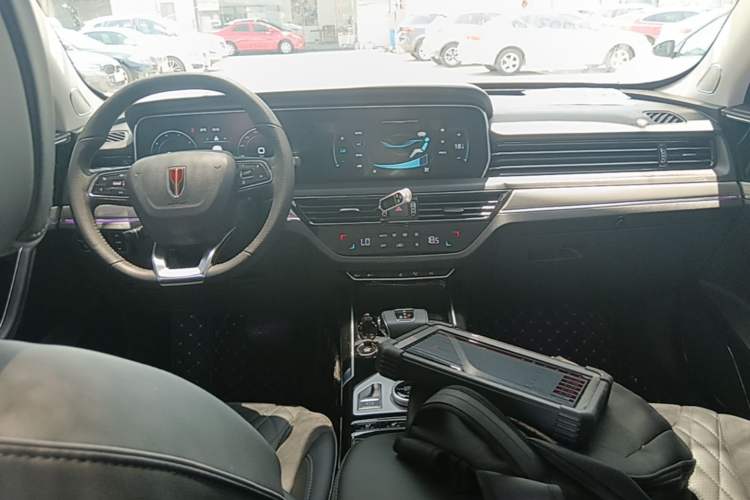Used Hongqi HS5 2019 2.0T Smart Connect Flagship Edition Center Console