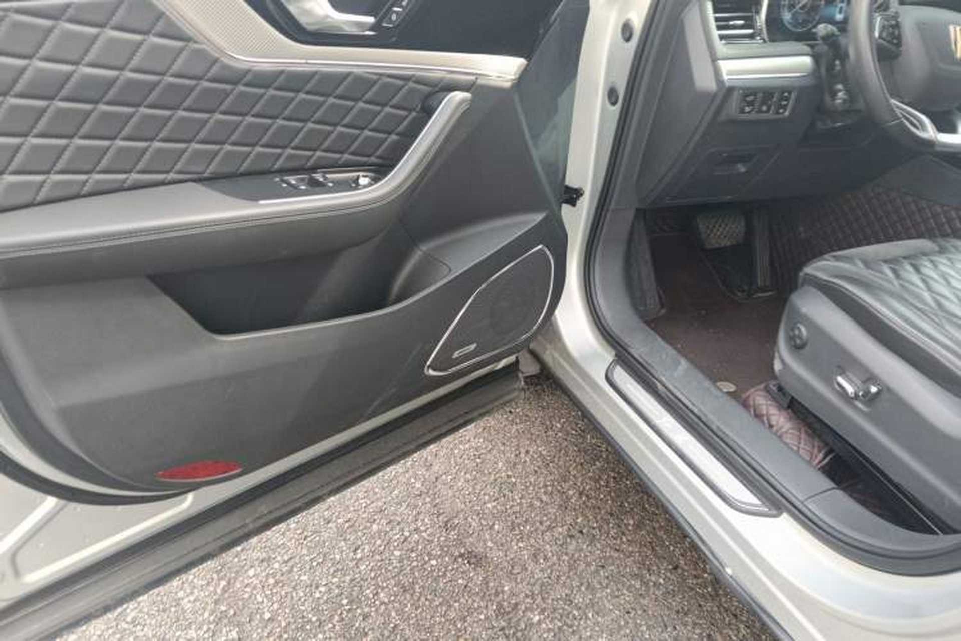 Used Hongqi HS5 2019 2.0T Smart Connect Flagship All-Wheel-Drive Version Driver Seat