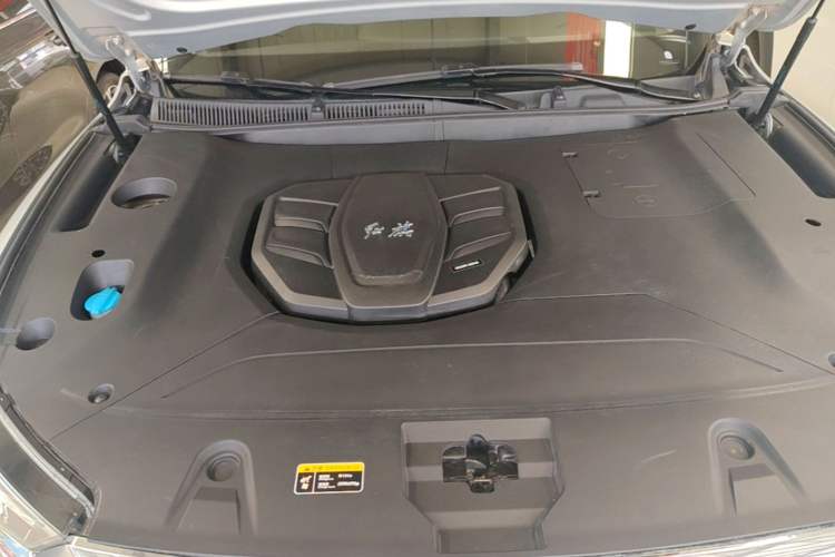 Used Hongqi HS5 2019 2.0T Smart Connect Flagship All-Wheel-Drive Version Engine Bay