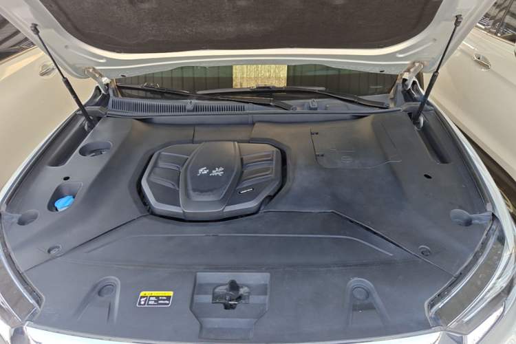Used Hongqi HS5 2019 2.0T Smart Connect Flagship Edition Engine Bay
