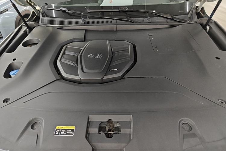 Used Hongqi HS5 2019 2.0T Smart Connect Flagship All-Wheel-Drive Version Engine Bay