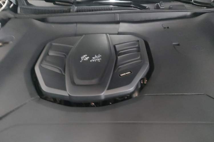 Used Hongqi HS5 2019 2.0T Smart Connect Flagship Edition Engine Bay