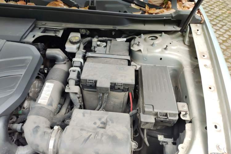Used Hongqi HS5 2019 2.0T Smart Connect Flagship All-Wheel-Drive Version Engine Bay Left