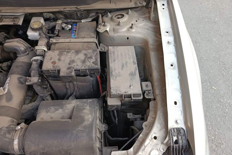 Used Hongqi HS5 2019 2.0T Smart Connect Flagship Edition Engine Bay Left