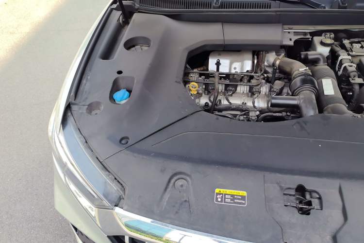 Used Hongqi HS5 2019 2.0T Smart Connect Flagship All-Wheel-Drive Version Engine Bay Right